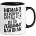 Rita Tasse Geschenk Niemand Ist Perfekt Rita Verdammt Nah Dran Geschenkidee Schwarz Trendation