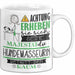 Hundemasseurin Tasse Geschenk Lustiger Spruch Bitte Erheben Sie Sich Seine Majestät Die Hundemasseurin Betritt Den Raum Weiß Trendation