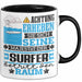 Surfer Geschenk Tasse Lustiger Spruch Erheben Sie Sich Der Surfer Betritt den Raum Schwarz Trendation