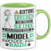 Model Geschenk Tasse Lustiger Spruch Erheben Sie Sich Der Model Betritt den Raum Grün Trendation