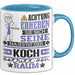 Koch Geschenk Tasse Lustiger Spruch Erheben Sie Sich Der Koch Betritt den Raum Blau Trendation