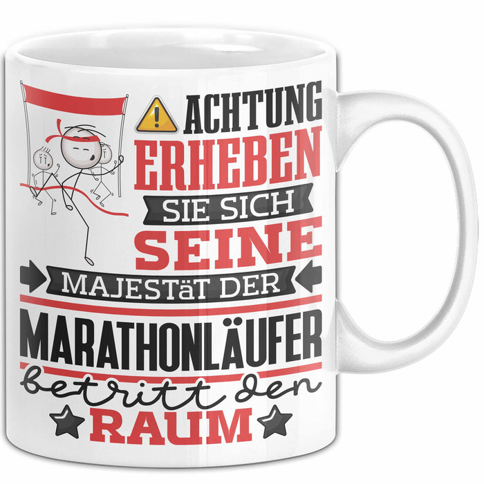Marathonläufer Geschenk Tasse Lustiger Spruch Erheben Sie Sich Der Marathonläufer Betritt den Raum Weiß Trendation
