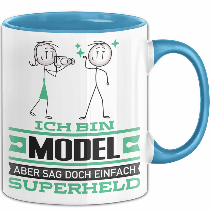 Model Geschenk Tasse Ich Bin Model Aber Sag Doch Einfach Superheld Lustige Geschenkdiee für Model Kaffee-Becher Blau Trendation
