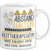 Reittherapeutin Tasse Geschenk Lustig Abstand Halten Hochleistungs-Reittherapeutin Mit Drang Zur Perfektion Bei Der Arbeit Weiß Trendation