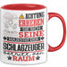 Schlagzeuger Geschenk Tasse Lustiger Spruch Erheben Sie Sich Der Schlagzeuger Betritt den Raum Rot Trendation