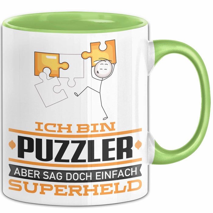 Puzzler Geschenk Tasse Ich Bin Puzzler Aber Sag Doch Einfach Superheld Lustige Geschenkdiee für Puzzler Kaffee-Becher Grün Trendation