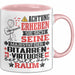 Gitarrenvirtuose Geschenk Tasse Lustiger Spruch Erheben Sie Sich Der Gitarrenvirtuose Betritt den Raum Rosa Trendation