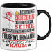 Feuerwehrmann Geschenk Tasse Lustiger Spruch Erheben Sie Sich Der Feuerwehrmann Betritt den Raum Schwarz Trendation