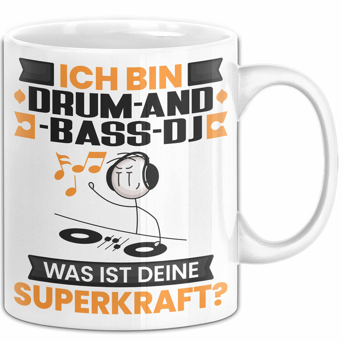 Drum-and-Bass-DJ Tasse Geschenk für Drum-and-Bass-DJ Geburtstag Lustiger Spruch Kaffee-Becher Was Ist Deine Superkraft Weiß Trendation