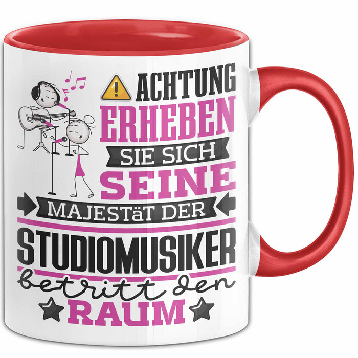 Studiomusiker Geschenk Tasse Lustiger Spruch Erheben Sie Sich Der Studiomusiker Betritt den Raum Rot Trendation