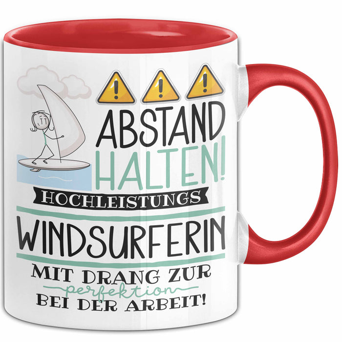 Windsurferin Tasse Geschenk Lustig Abstand Halten Hochleistungs-Windsurferin Mit Drang Zur Perfektion Bei Der Arbeit Rot Trendation