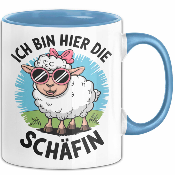 Schaf Tier Tasse Geschenk Lustige Geschenkidee Spruch Ich bin hier die Schäffin Blau Trendation