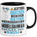 Modellbahnfan Geschenk Tasse Lustiger Spruch Erheben Sie Sich Der Modellbahnfan Betritt den Raum Schwarz Trendation
