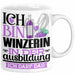 Winzerin Ausbildung Start Geschenk Tasse Ich Bin Winzerin In Der Ausbildung Ich Darf Das Kaffee-Becher Geschenkidee Weiß Trendation