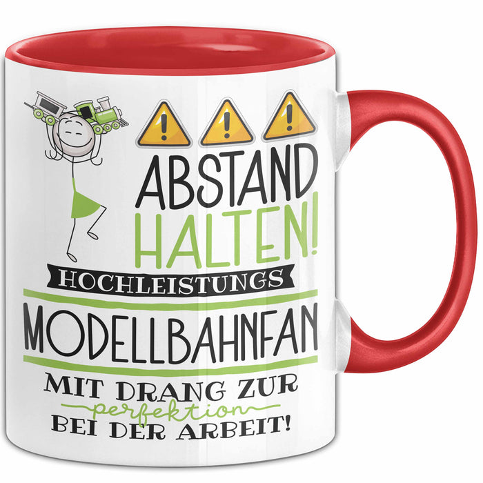 Modellbahnfan Tasse Geschenk Lustig Abstand Halten Hochleistungs-Modellbahnfan Mit Drang Zur Perfektion Bei Der Arbeit Rot Trendation