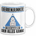 Serienjunkie Tasse Geschenk für Serienjunkie Der Mann Der Alles Kann Geschenkidee zum Geburtstag Weiß Trendation
