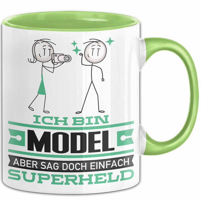 Model Geschenk Tasse Ich Bin Model Aber Sag Doch Einfach Superheld Lustige Geschenkdiee für Model Kaffee-Becher Grün Trendation