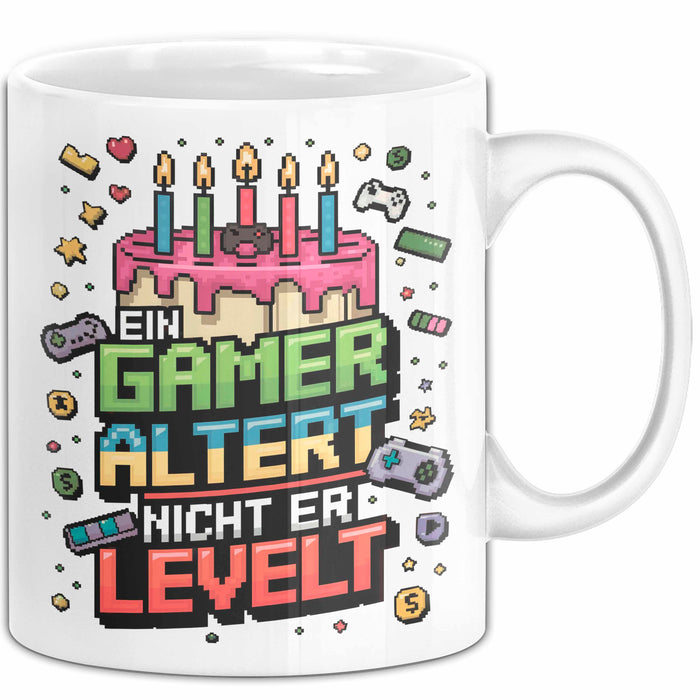 Gamer Geburtstag Tasse Geschenkidee Ein Gamer Steigt Auf Weiß Trendation