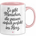 Romantisches Paar Jahrestagsfeier Tasse Geschenk Lustige Geschenkidee Spruch Es Gibt Menschen Die Passen Einfach Perfekt Ins Herz Rosa Trendation