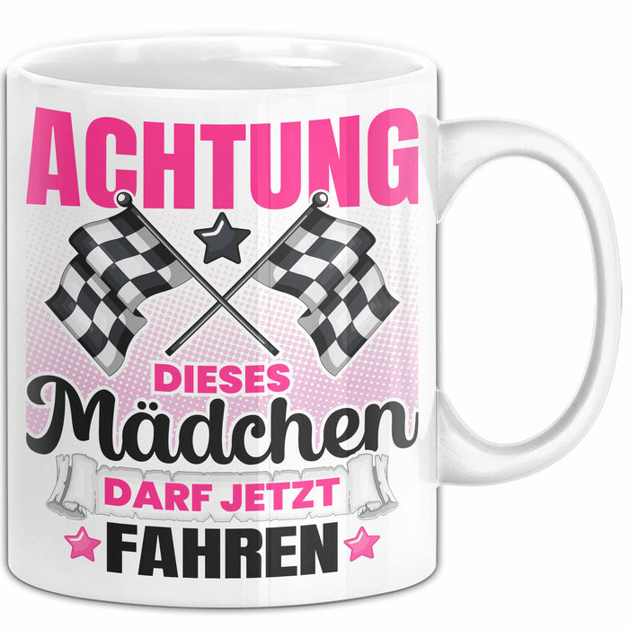 Führerschein Bestanden Geschenk Tasse Bestandener Führerschein Achtung Dieses Mädchen Darf Jetzt Fahren Fahrschule Kaffee-Becher Weiß Trendation