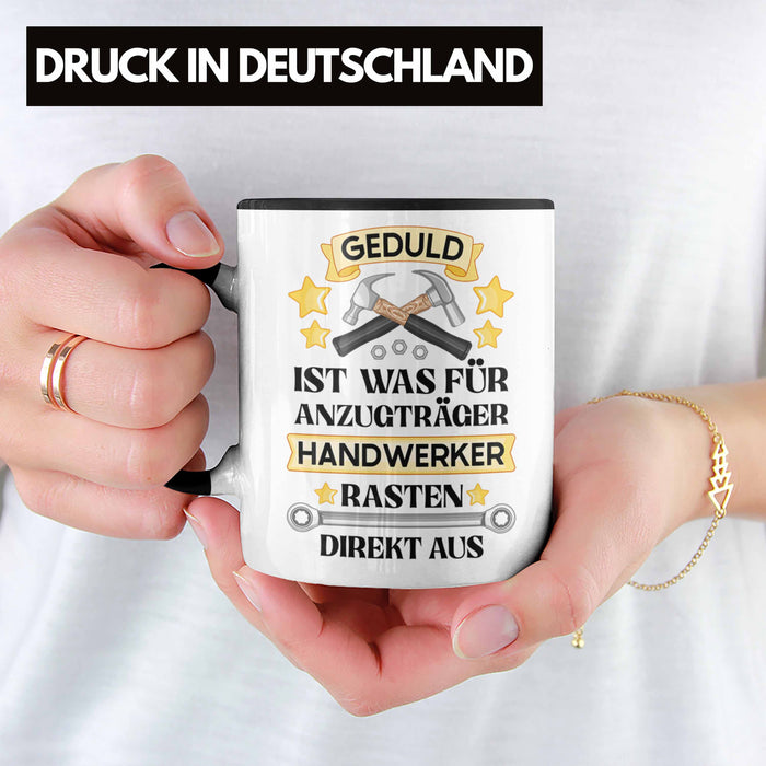 Trendation - Handwerker Tasse mit Spruch Geschenke für Handwerk Kaffeebecher KFZ Mechaniker Mechatroniker Schwarz Trendation