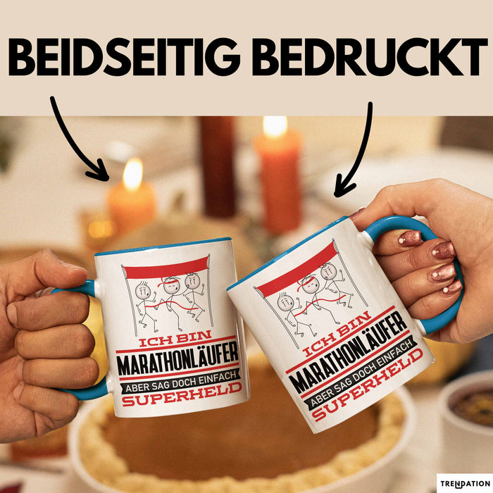 Marathonläufer Geschenk Tasse Ich Bin Marathonläufer Aber Sag Doch Einfach Superheld Lustige Geschenkdiee für Marathonläufer Kaffee-Becher Blau Trendation