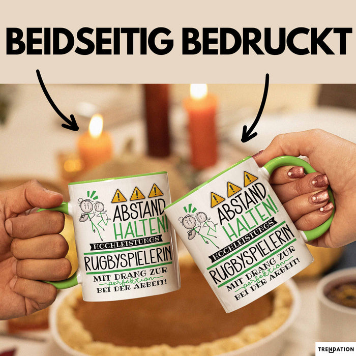 Rugbyspielerin Tasse Geschenk Lustig Abstand Halten Hochleistungs-Rugbyspielerin Mit Drang Zur Perfektion Bei Der Arbeit Grün Trendation
