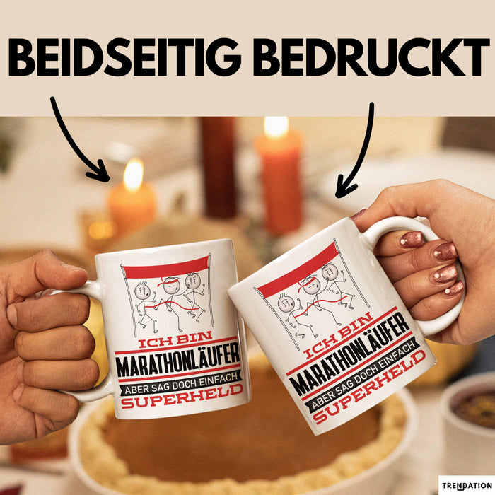 Marathonläufer Geschenk Tasse Ich Bin Marathonläufer Aber Sag Doch Einfach Superheld Lustige Geschenkdiee für Marathonläufer Kaffee-Becher Weiß Trendation