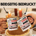 Tonmeisterin Tasse Geschenk Lustiger Spruch Bitte Erheben Sie Sich Seine Majestät Die Tonmeisterin Betritt Den Raum Schwarz Trendation