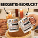 Plattenproduzentin Tasse Geschenk Lustiger Spruch Bitte Erheben Sie Sich Seine Majestät Die Plattenproduzentin Betritt Den Raum Weiß Trendation