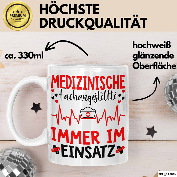 Medizinischer Assistent Arzt Tasse Geschenk Lustige Geschenkidee Spruch Medizinische Fachangestellte Immer Im Einsatz Weiß Trendation