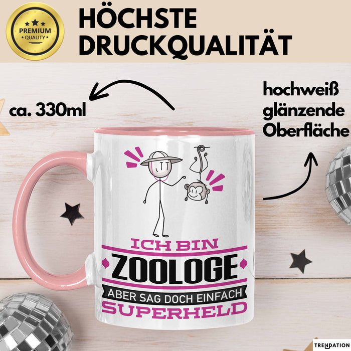 Zoologe Geschenk Tasse Ich Bin Zoologe Aber Sag Doch Einfach Superheld Lustige Geschenkdiee für Zoologe Kaffee-Becher Rosa Trendation