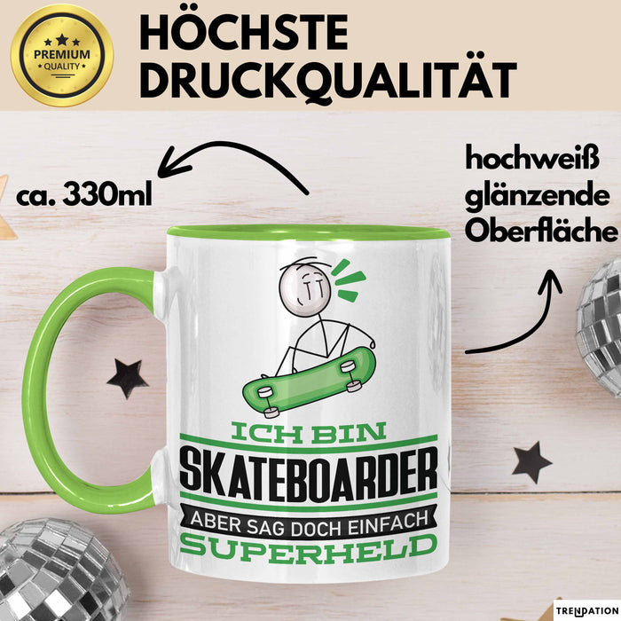 Skateboarder Geschenk Tasse Ich Bin Skateboarder Aber Sag Doch Einfach Superheld Lustige Geschenkdiee für Skateboarder Kaffee-Becher Grün Trendation