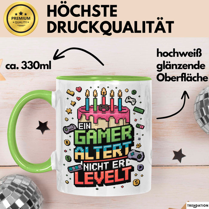 Gamer Geburtstag Tasse Geschenkidee Ein Gamer Steigt Auf Grün Trendation