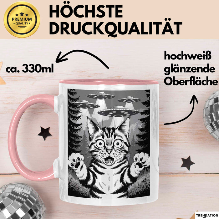 Katzen Tierliebhaber Tasse Geschenk Lustige Geschenkidee Spruch Alien UFO Katze Rosa Trendation