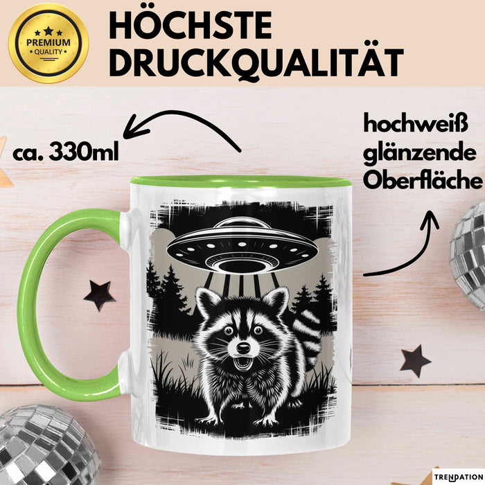 Waschbär Tierliebhaber UFO Alien Tasse Geschenk Lustige Geschenkidee Spruch Grün Trendation