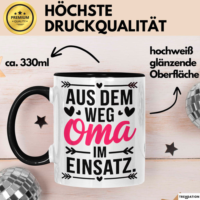 Oma Großmutter Tasse Becher Geschenk Lustige Geschenkidee Spruch Aus Dem Weg Oma Im Einsatz Trendation