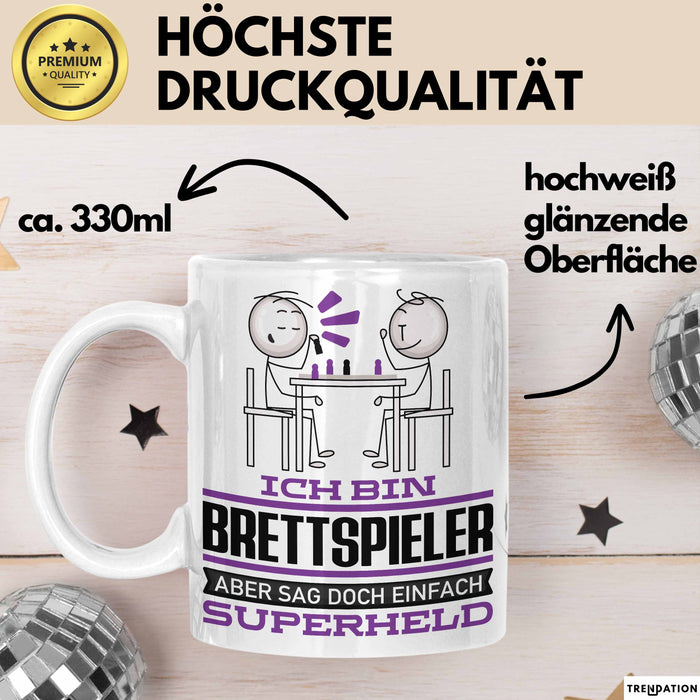 Brettspieler Geschenk Tasse Ich Bin Brettspieler Aber Sag Doch Einfach Superheld Lustige Geschenkdiee für Brettspieler Kaffee-Becher Weiß Trendation