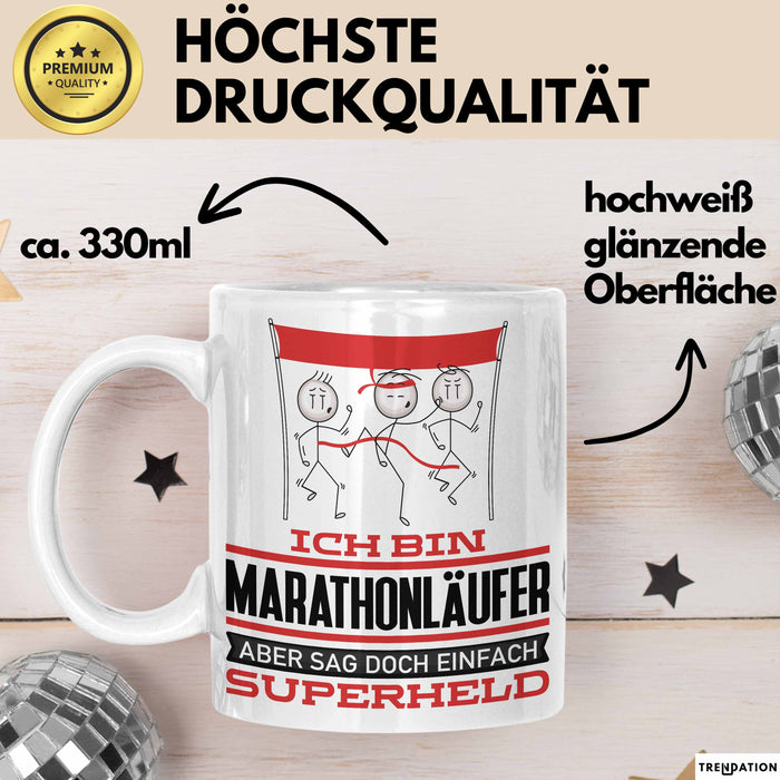 Marathonläufer Geschenk Tasse Ich Bin Marathonläufer Aber Sag Doch Einfach Superheld Lustige Geschenkdiee für Marathonläufer Kaffee-Becher Weiß Trendation