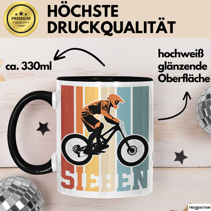 Tasse SIEBEN Grafik RetroStil Geschenkidee 7. Geburtstag Jungs Schwarz Trendation