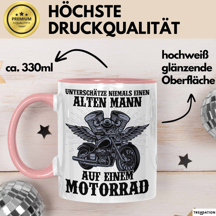 Motorradfahrer Geschenk Tasse Kaffee-Becher Motorrad Spruch Unterschätze Niemals Einen Alten Mann Auf Einem Motorrad Spruch Männer Rosa Trendation