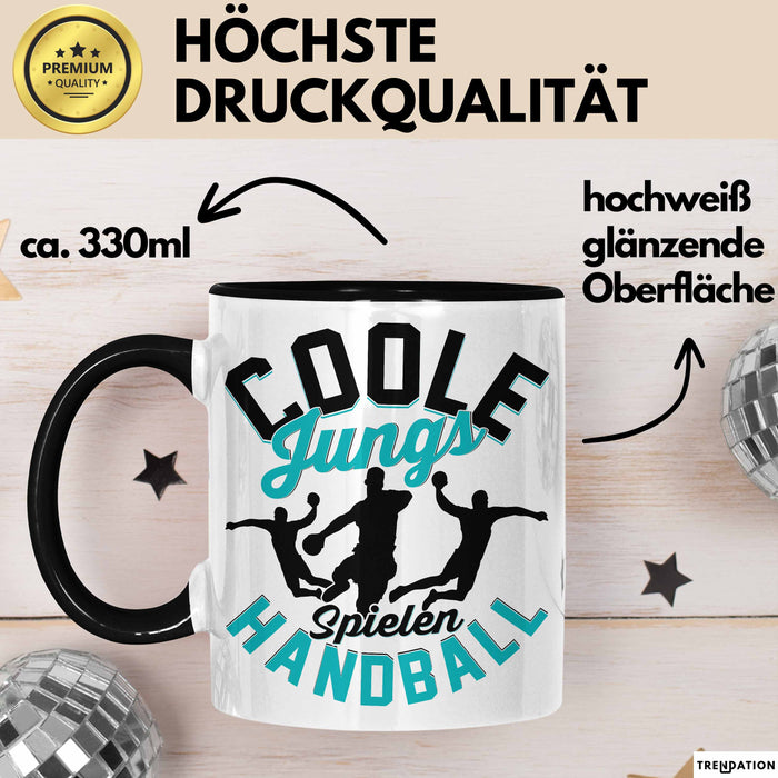 Handball-Spieler Geschenk Tasse Geschenkidee Handball-Spieler Jungs Kaffee-Becher Coole Jungs Spielen Handball Schwarz Trendation
