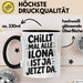Ilona Tasse Geschenk Chillt Mal Alle Ilona Ist Ja Jetzt Da Geschenkidee Becher mit Name Schwarz Trendation