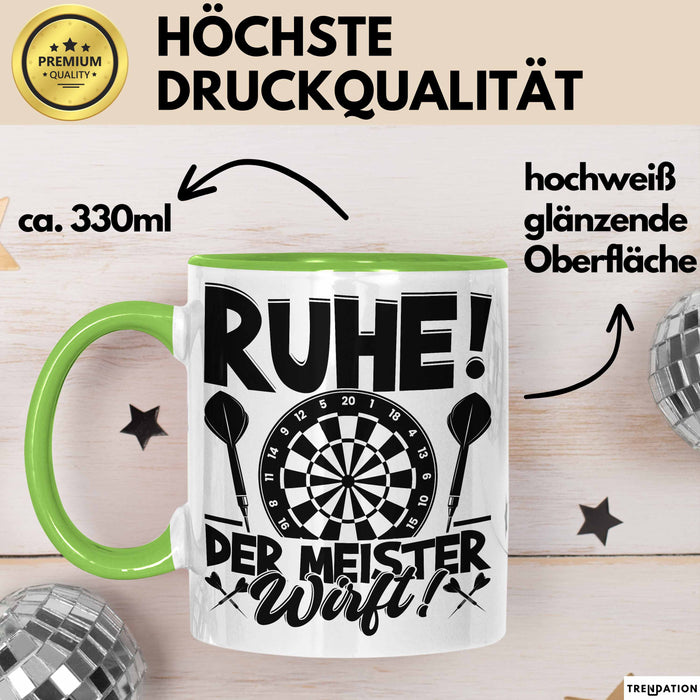 Dart-Spieler Geschenk Tasse Kaffee-Becher Darts Geschenkidee Spruch Geburtstag Ruhe Der Meister Wirft Grün Trendation
