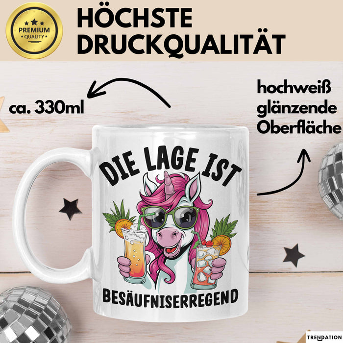 Humor Tasse Geschenk Die Lage Ist Besäufniserregend Geschenkidee Kaffee-Becher Weiß Trendation