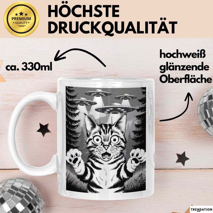 Katzen Tierliebhaber Tasse Geschenk Lustige Geschenkidee Spruch Alien UFO Katze Weiß Trendation