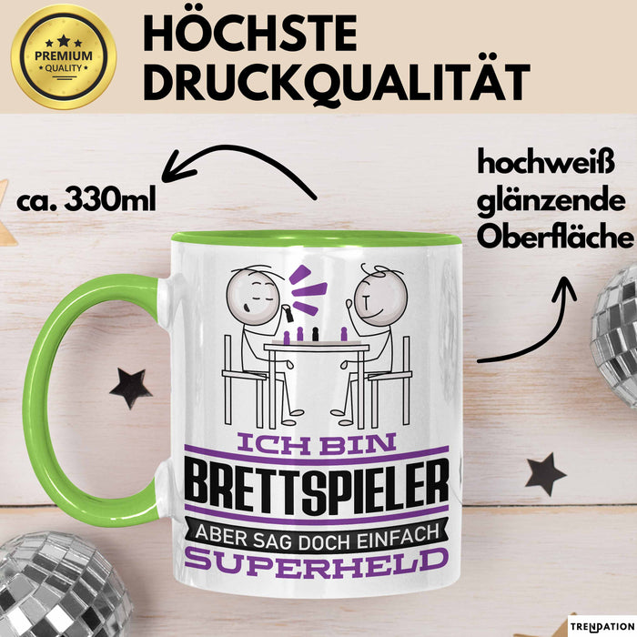 Brettspieler Geschenk Tasse Ich Bin Brettspieler Aber Sag Doch Einfach Superheld Lustige Geschenkdiee für Brettspieler Kaffee-Becher Grün Trendation