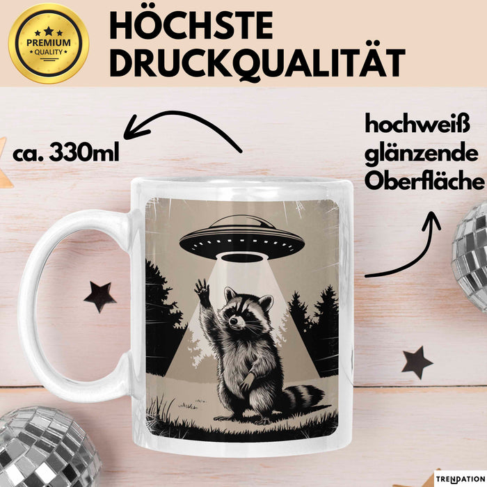 Waschbär Tierliebhaber UFO Alien Tasse Geschenk Lustige Geschenkidee Spruch Weiß Trendation