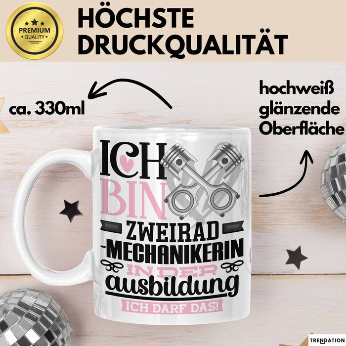 Zweiradmechanikerin Ausbildung Start Geschenk Tasse Ich Bin Zweiradmechanikerin In Der Ausbildung Ich Darf Das Kaffee-Becher Geschenkidee Weiß Trendation