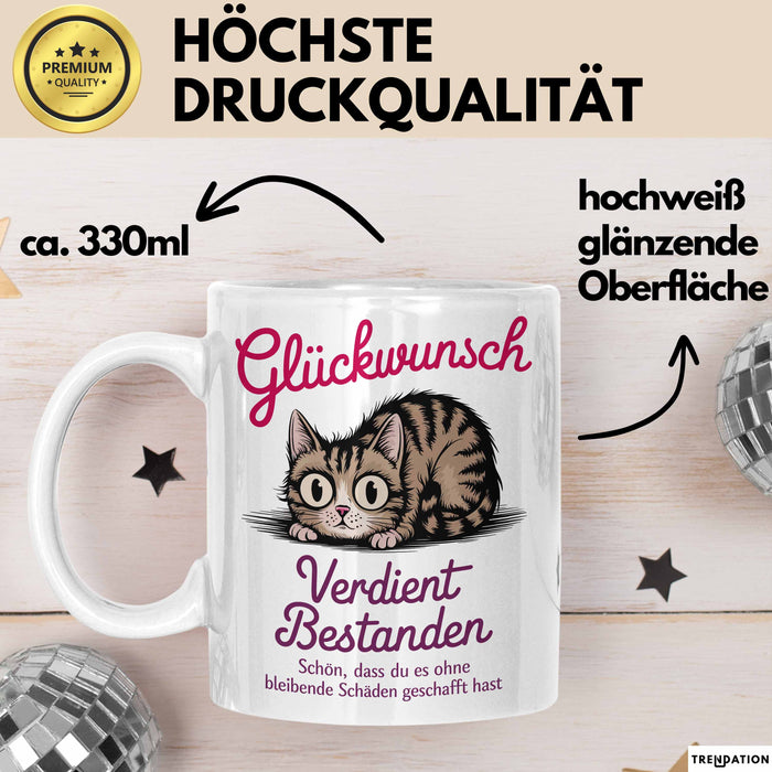 Schüler Abschluss Tasse Geschenk Lustige Geschenkidee Spruch Glückwunsch Verdient Bestanden Weiß Trendation
